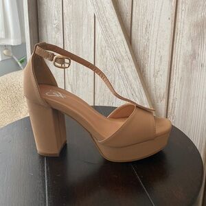 Size 6 Windsor heels, worn once. They were just a little too high for me!!